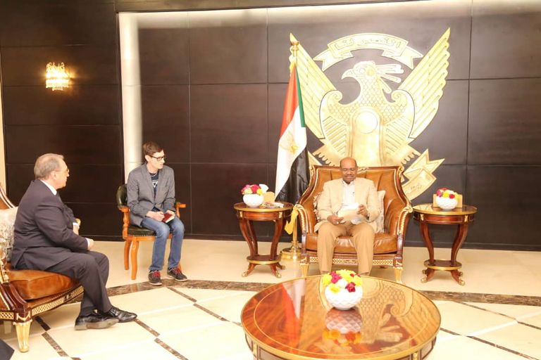 المبعوث الخاص للرئيس الروسي إلى أفريقيا يسلم الدعوة إلى البشير لقاء سابق بين الرئيس الروسي ونظيره السوداني