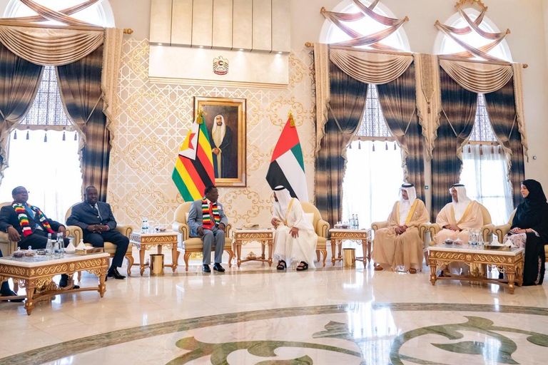 الشيخ محمد بن زايد آل نهيان ورئيس زيمبابوي إيمرسون منانغاغوا