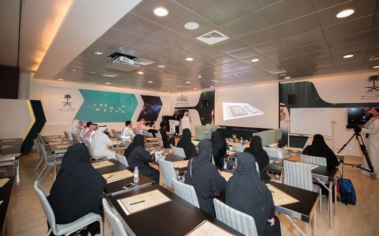 ورشة الخط العربي تدوم 4 ساعات بالمعرض