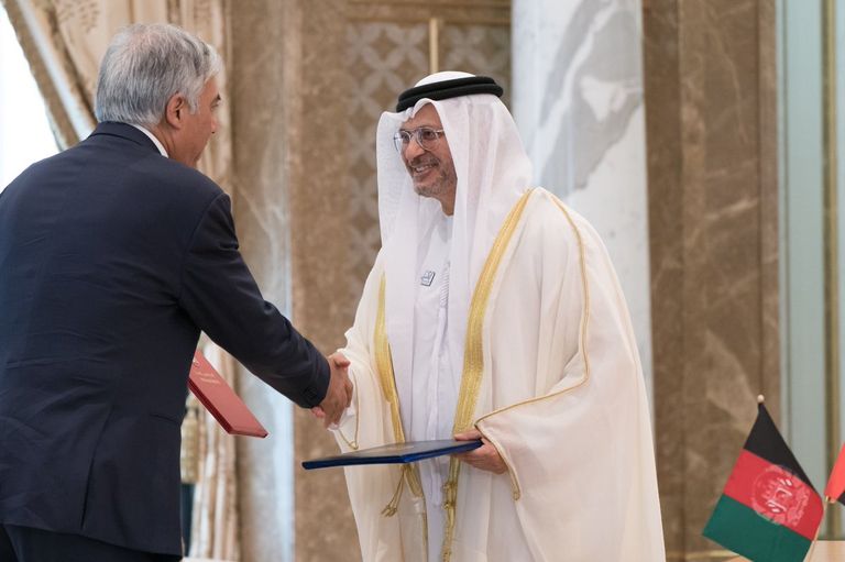 الشيخ محمد بن زايد والرئيس الأفغاني خلال المباحثات