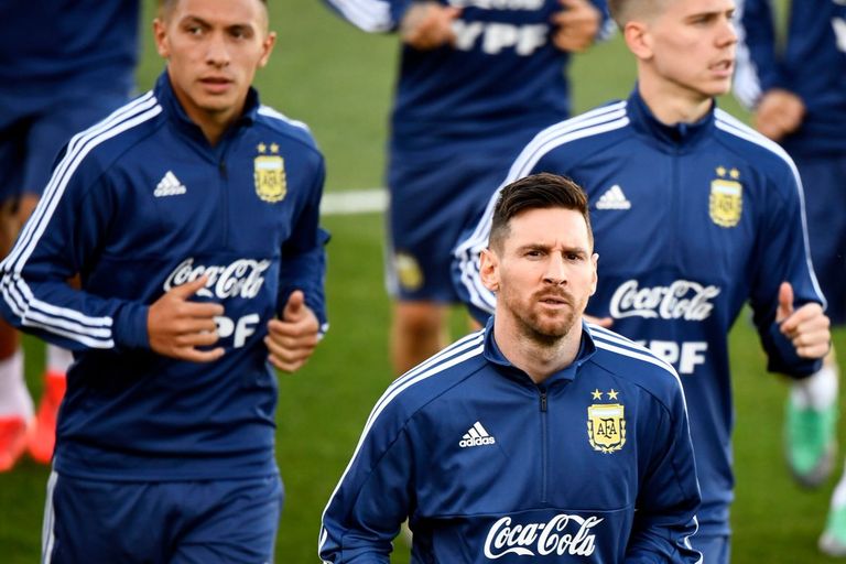 ميسي الأرجنتيني ليونيل ميسي