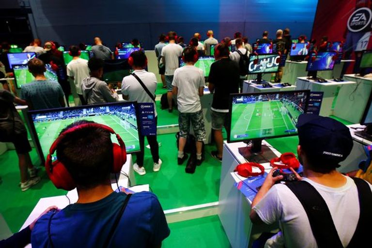 أندية رياضية تخشى تحدي فورتنايت