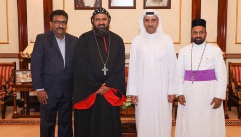 حاكم الفجيرة يلتقي ممثل الكنيسة المسيحية السورية في الهند
