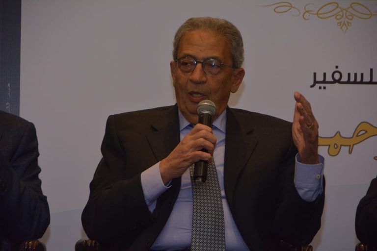 جانب من حفل توقيع كتاب "كنت سفيرا لدى السلطان"