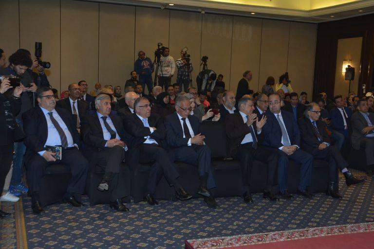 جانب من حفل توقيع كتاب "كنت سفيرا لدى السلطان"