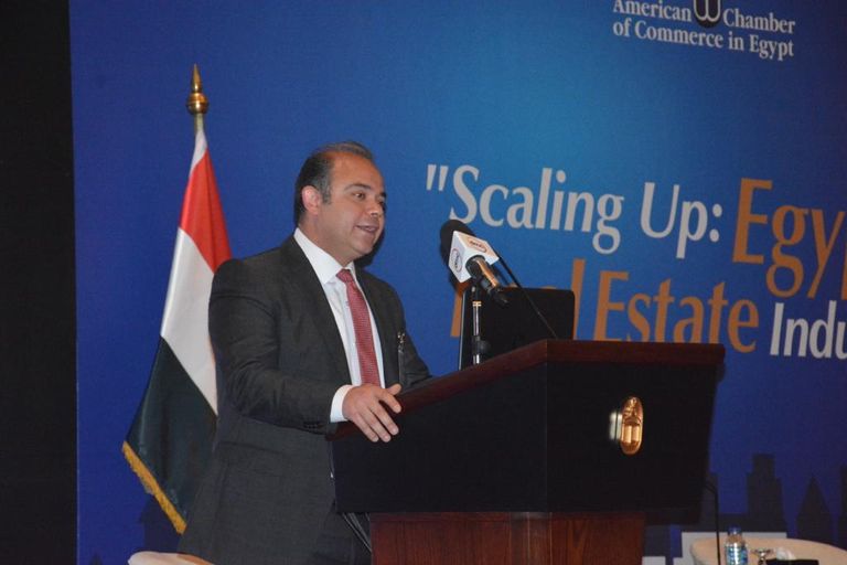 رئيس البورصة المصرية خلال إجتماع الغرفة الأمريكية بالقاهرة