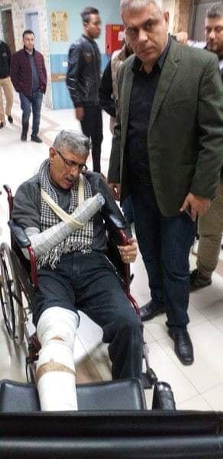 العقيد عبد المنعم جار أبوسيف الذى تعرض هو الأخر للاعتداء مسلحو حماس في غزة.. إرهاب مستمر