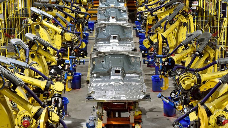 مراحل التصنيع بمصنع فورد بولاية كنتاكي