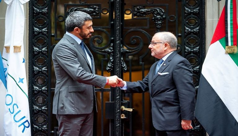 الشيخ عبدالله بن زايد آل نهيان ووزير الخارجية والأديان الأرجنتيني