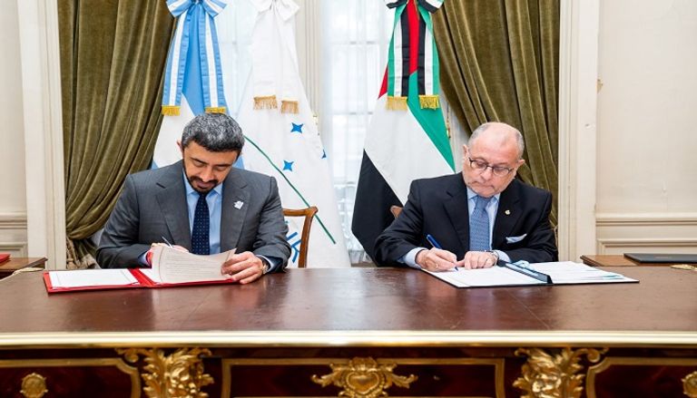 الشيخ عبدالله بن زايد آل نهيان ووزير الخارجية والأديان الأرجنتيني