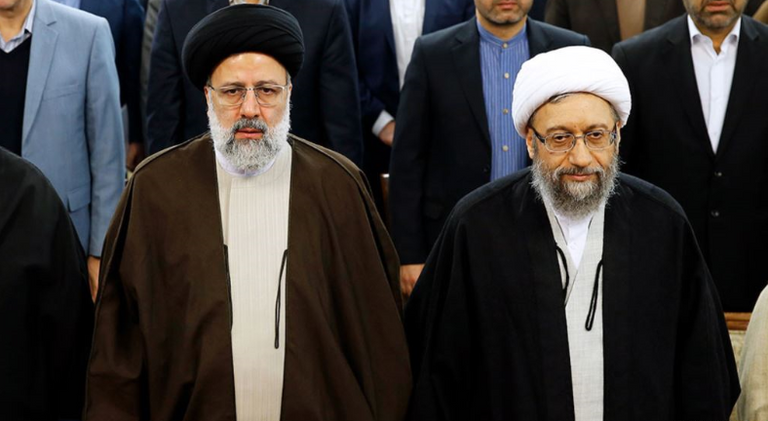 من اليمين: صادق لاريجاني وإبراهيم رئيسي صادق لاريجاني وناطق نوري - أرشيفية