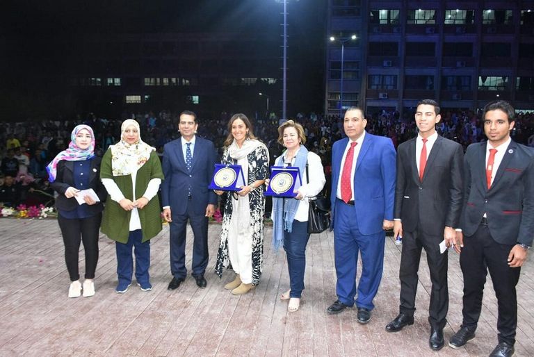 تكريم أمينة خليل وعزة الحسيني