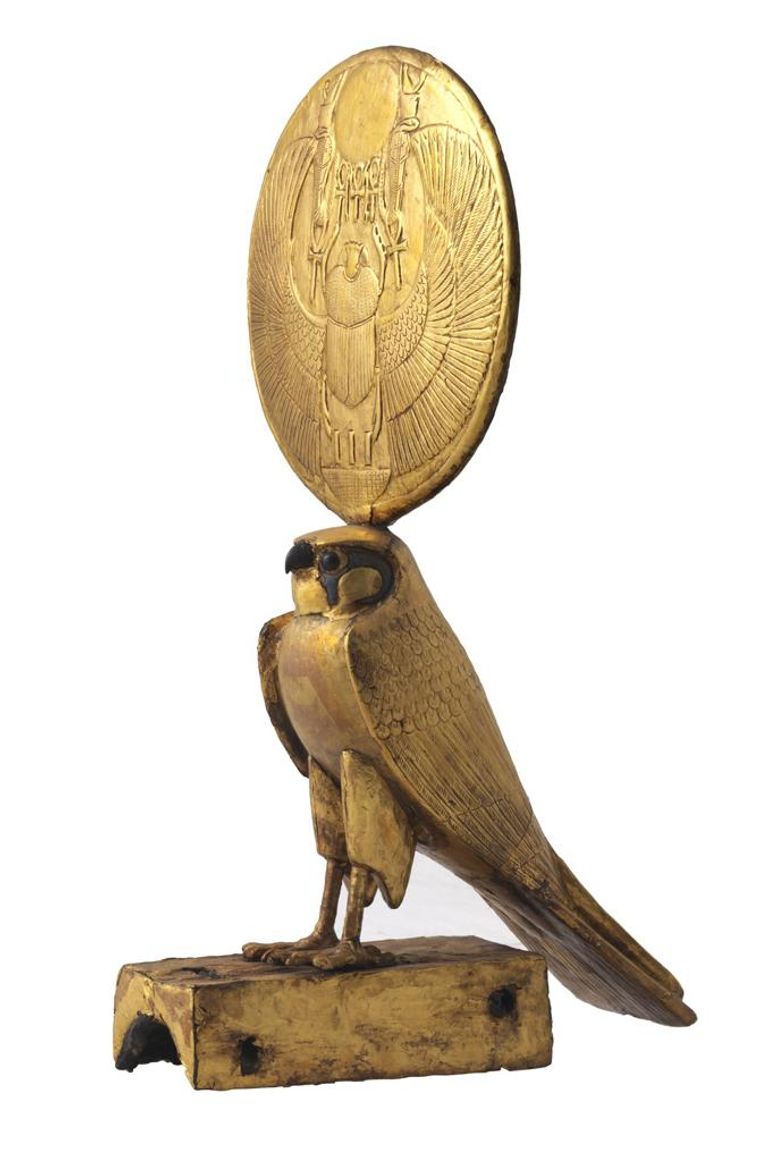 استعدادات باريس لافتتاح معرض الملك توت 