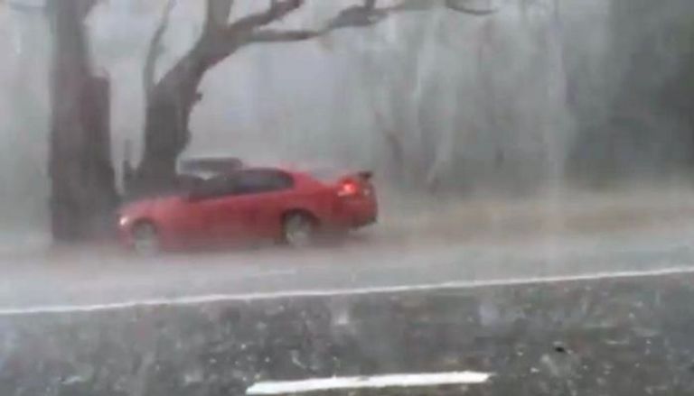 انقطاع الكهرباء شمال شرق أستراليا بسبب الإعصار ترفور 