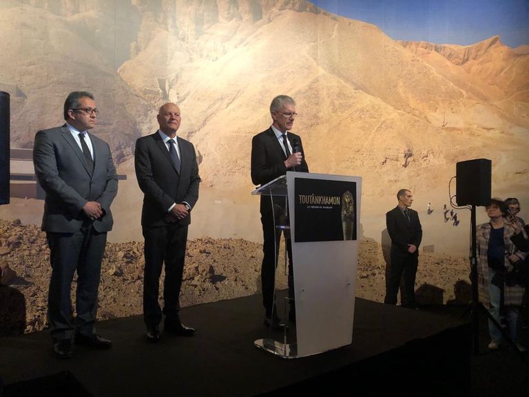 كلمة وزير الآثار المصري في المؤتمر الصحفي بباريس