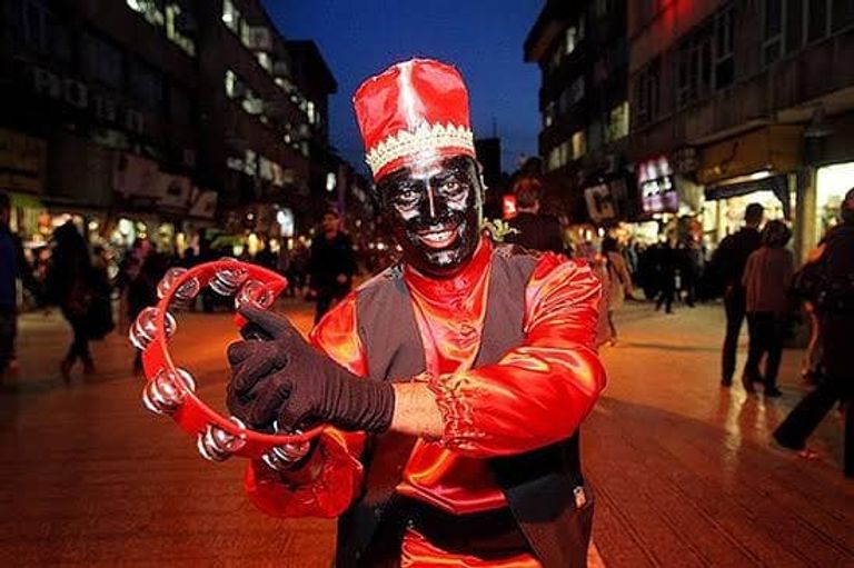 شخصية حاجي فيروز التراثية المعروفة في إيران مائدة السينات السبع في عيد النوروز - أرشيفية