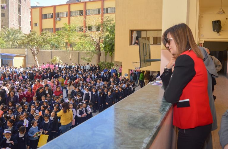 وزيرة الهجرة المصرية ومُدرستها 
