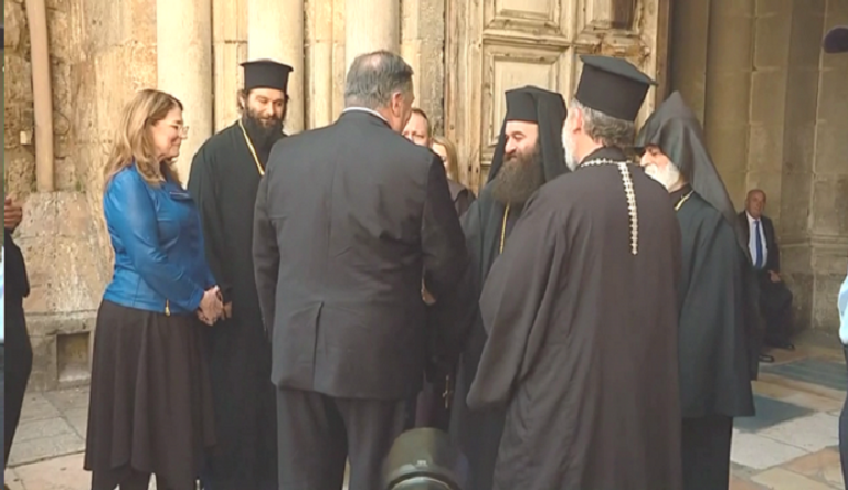 بومبيو ونتنياهو خلال زيارة حائط البراق