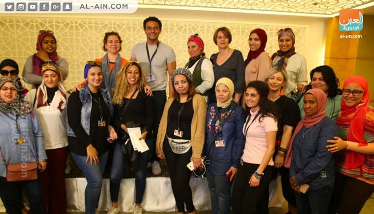 آسر ياسين ورئيس المهرجان سيد فؤاد في الندوة