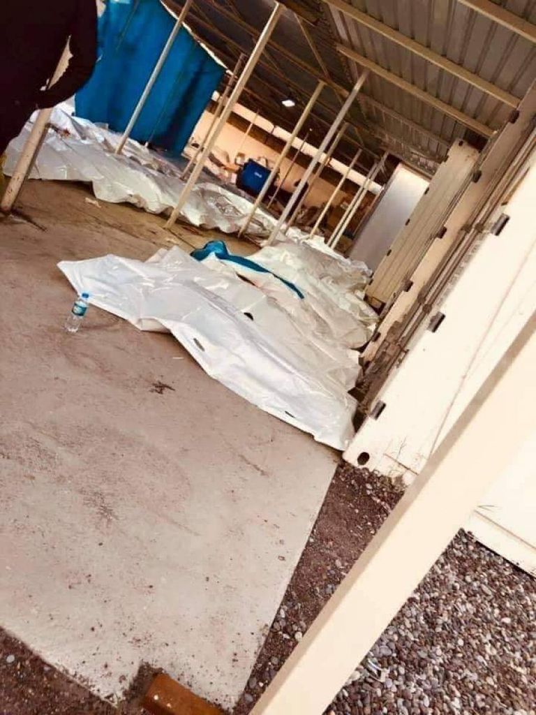 محاولات إنقاذ الغرقى والمفقودين في عبارة الموصل شارك فيها المئات