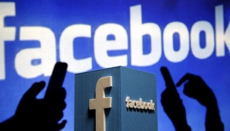 فيسبوك تعتذر عن خلل بشأن كلمات السر