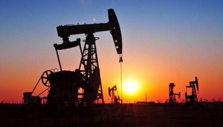 استقرار أسعار النفط بفضل تخفيضات إنتاج أوبك 