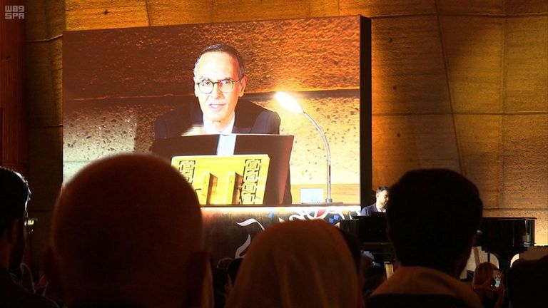 "اليونسكو" تكرم الأمير السعودي الشاعر بدر بن عبدالمحسن