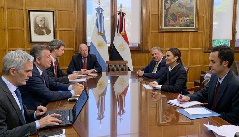وزيرة الاستثمار المصرية خلال لقائها وفدا اقتصاديا من الأرجنتين 