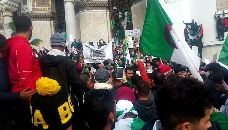 جزائريون للإخوان: انتهت اللعبة وصلاحيتكم