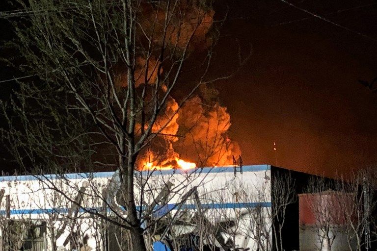 ألسنة لهب سامّة تصاعدت من موقع الانفجار