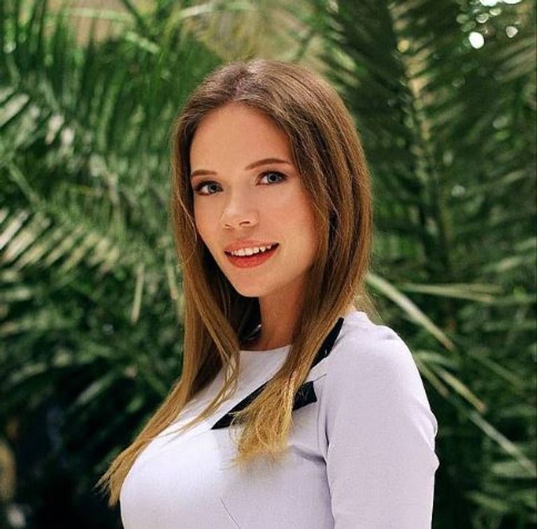 "سوشيال ميديا" تتسبب في تجريد ملكة جمال موسكو من لقبها