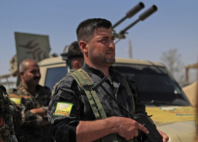 عناصر من قوات سوريا الديمقراطية عناصر من قوات سوريا الديمقراطية