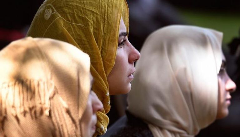 نيوزيلنديات يشاركن في تأبين ضحايا المسجدين 