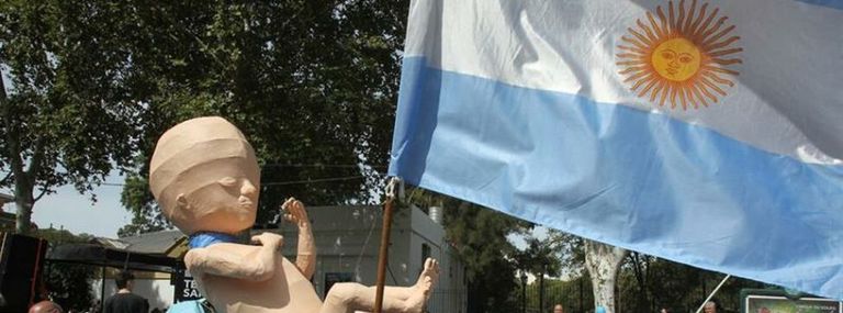 آلاف الأشخاص يتظاهرون ضد الإجهاض في الأرجنتين