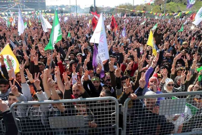 صورة متداولة لاحتفالات الأكراد في إسطنبول التركية