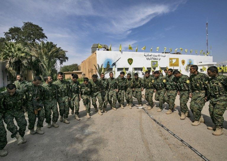 قوات سوريا الديمقراطية تحتفل بهزيمة داعش