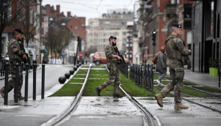 قوات السانتينال في شوارع فرنسا لمواجهة السترات الصفراء