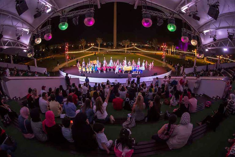 صورة أرشيفية لمهرجان "كالينكا" الدولي في جزيرة العلم