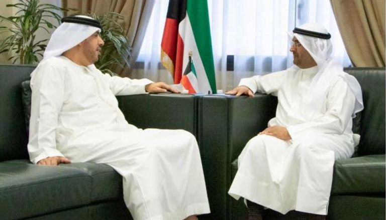 وزير المالية الكويتي والسفير الإماراتي
