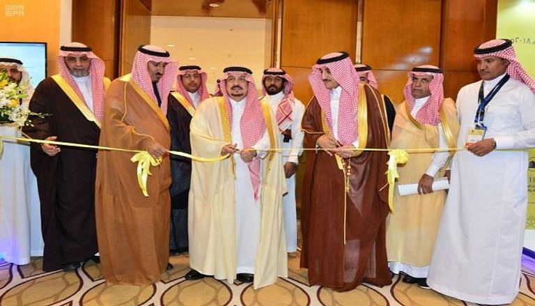 الأمير فيصل بن بندر بن عبدالعزيز عند افتتاح المؤتمر.
