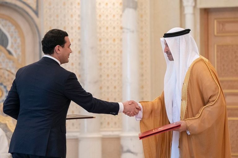 محمد بن زايد ورئيس أوزبكستان يشهدان توقيع عدد من مذكرات التفاهم