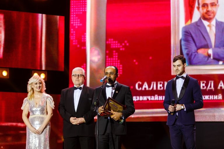 سفير الإمارات في أوكرانيا بعد منحه جائزة "شخصية العام"