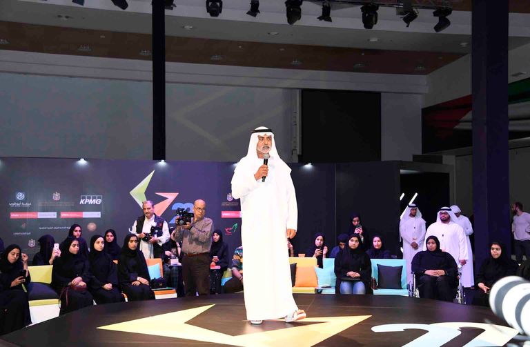 نهيان بن مبارك: هدفنا أن يتحول أبناء الإمارات إلى فرسان للتسامح