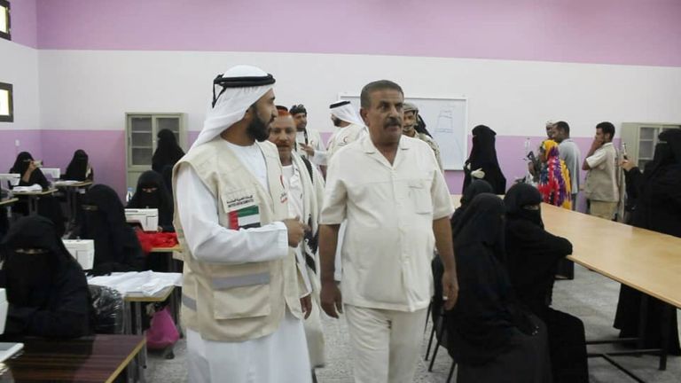 افتتاح مشغل حرفي نسوي في "الخوخة" اليمنية بدعم إماراتي