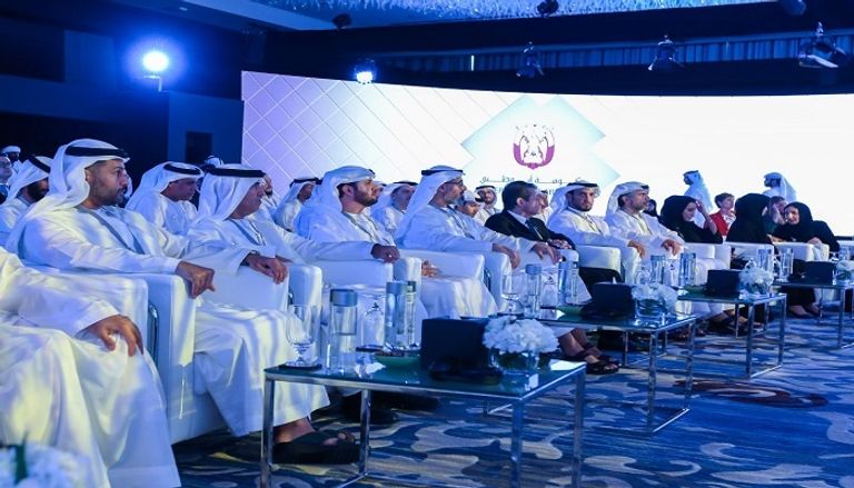 الشيخ خالد بن محمد بن زايد آل نهيان يشهد توقيع الشراكة