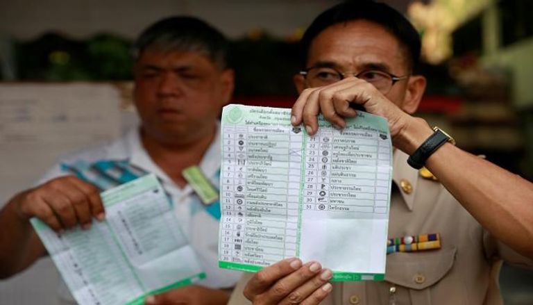 انتخابات تايلاند تميل ناحية حزب موالٍ للمجلس العسكري الحاكم - رويترز