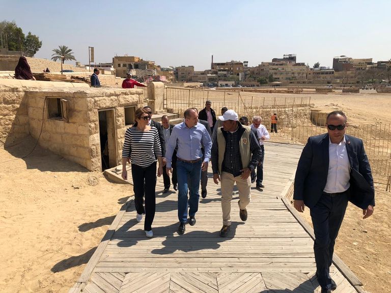  الرئيس البلغاري وقرينته يزوران أهرامات الجيزة