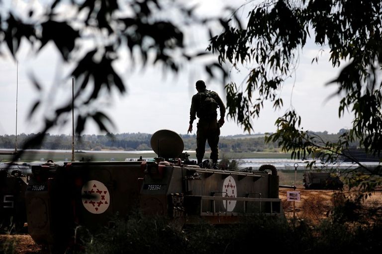 قوات إسرائيلية على حدود غزة قوات إسرائيلية على حدود غزة