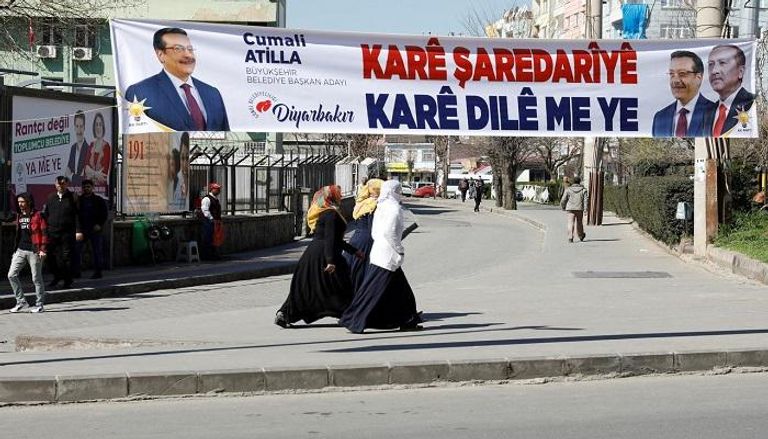 توقعات بمعاناة الحزب الحاكم بتركيا في الانتخابات البلدية