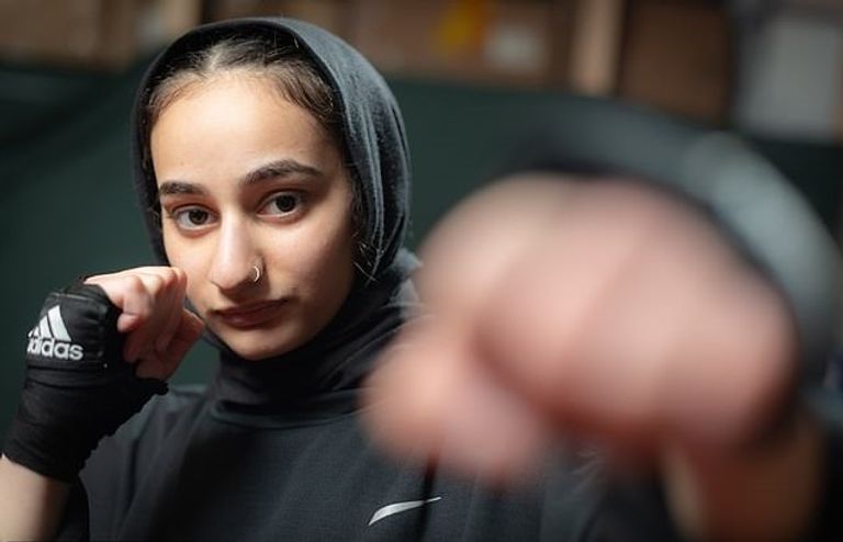 صفية سعيد أول ملاكمة بريطانية محجبة